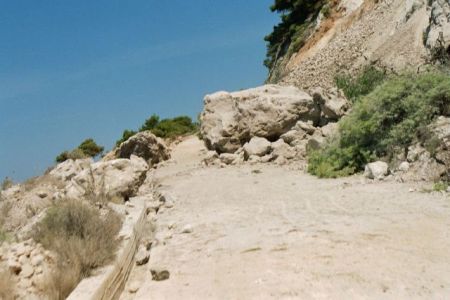 Με χρήση εκρηκτικών η διάνοιξη δρόμου στο Επταχώρι Καστοριάς