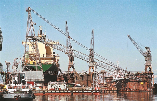 Τέσσερις στην κούρσα για τα Ναυπηγεία Σκαραμαγκά