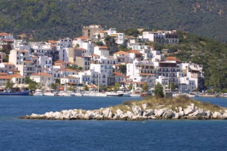 ΞΕΕ: «Καταστρεπτική προοπτική» το τέλος διανυκτέρευσης