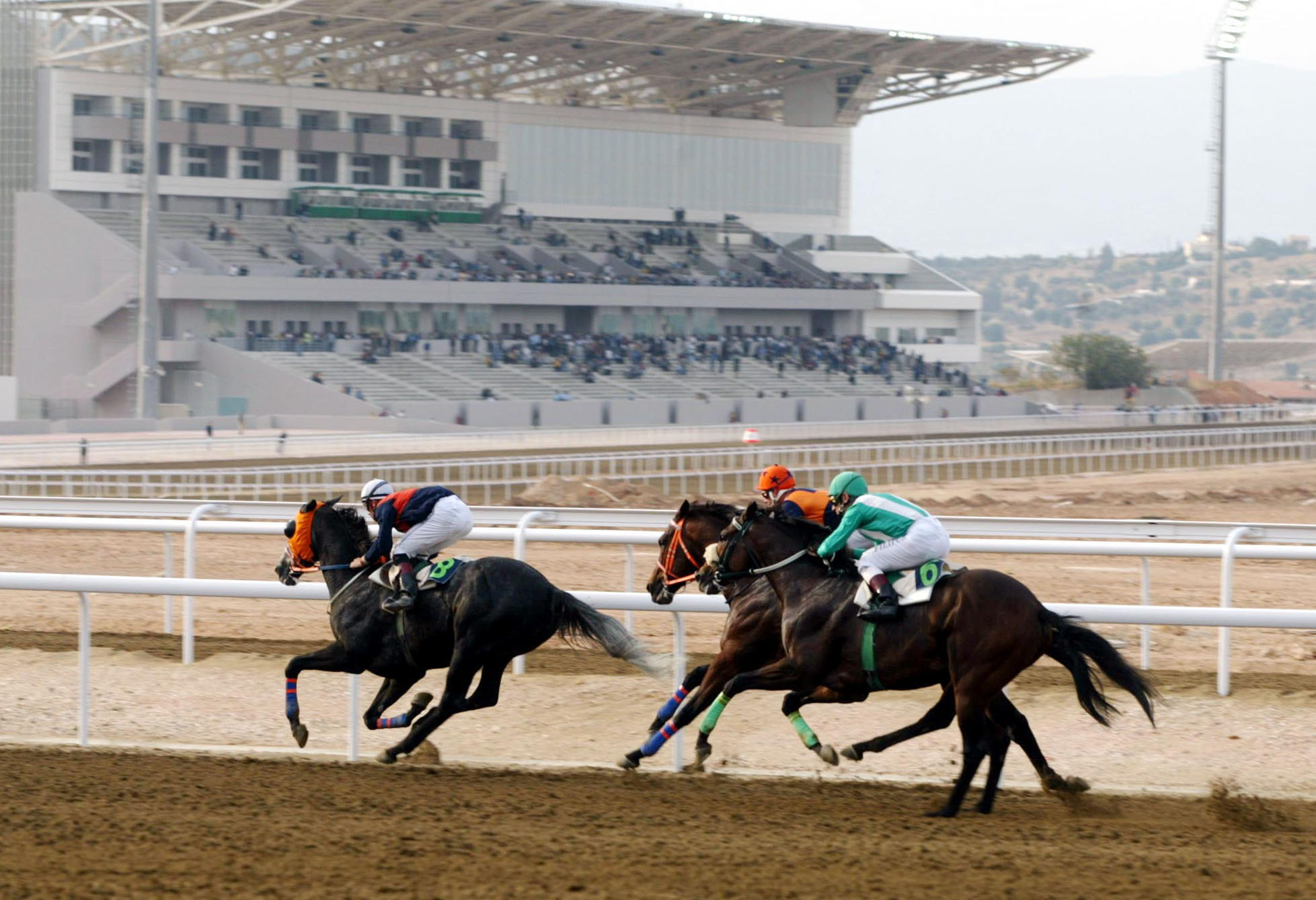 Πολυνομοσχέδιο: Ανοίγει ο δρόμος για το διαγωνισμό του ιπποδρομιακού στοιχήματος