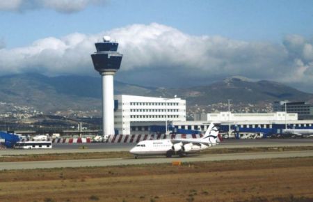 Η Κομισιόν ζητά αυξήσεις στα εισιτήρια για τις πτήσεις εσωτερικού