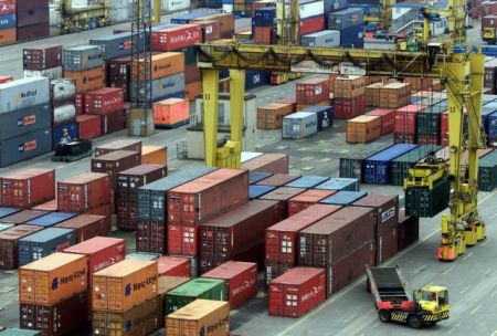 Τα μέτρα για τις τριγωνικές συναλλαγές πνίγουν τις επιχειρήσεις