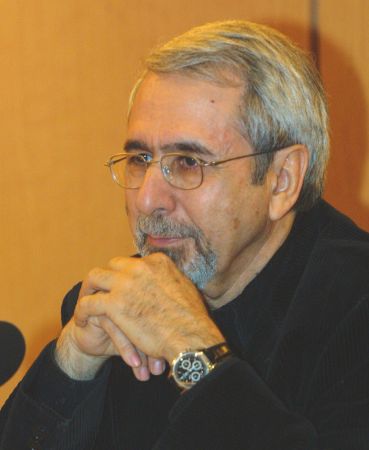 Νίκος Δήμου: Ειδωλολατρικό σύμβολο το δήθεν Αγιο Φως