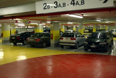 Στο ΣτΕ κατά του Δήμου Αθηναίων οι επιχειρηματίες πάρκινγκ αυτοκινήτων