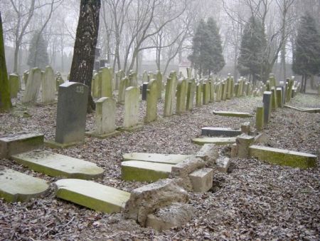 Αγνωστοι βεβήλωσαν εβραϊκό νεκροταφείο στη Γαλλία