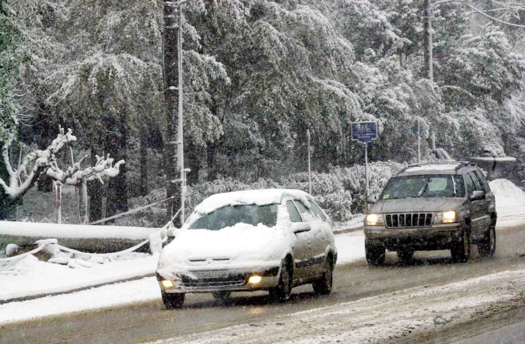 Αττική: Προβλήματα εξαιτίας της χιονόπτωσης το βράδυ της Τετάρτης