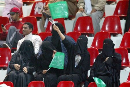 Για πρώτη φορά σε γήπεδο γυναίκες της Σαουδικής Αραβίας