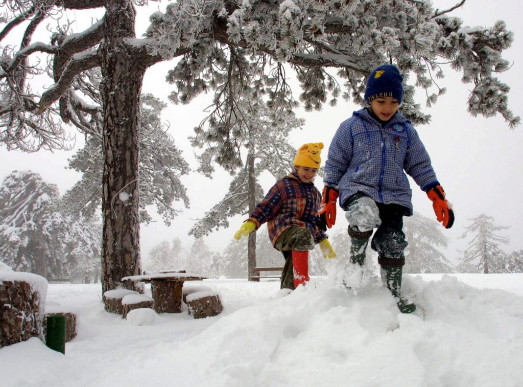 Βαρυχειμωνιά και στην Κύπρο – Χιόνια στα ορεινά Λεμεσού-Πάφου