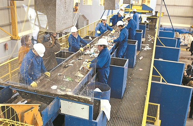 Κόντρα για τα ωράρια που ισχύουν από το 1990