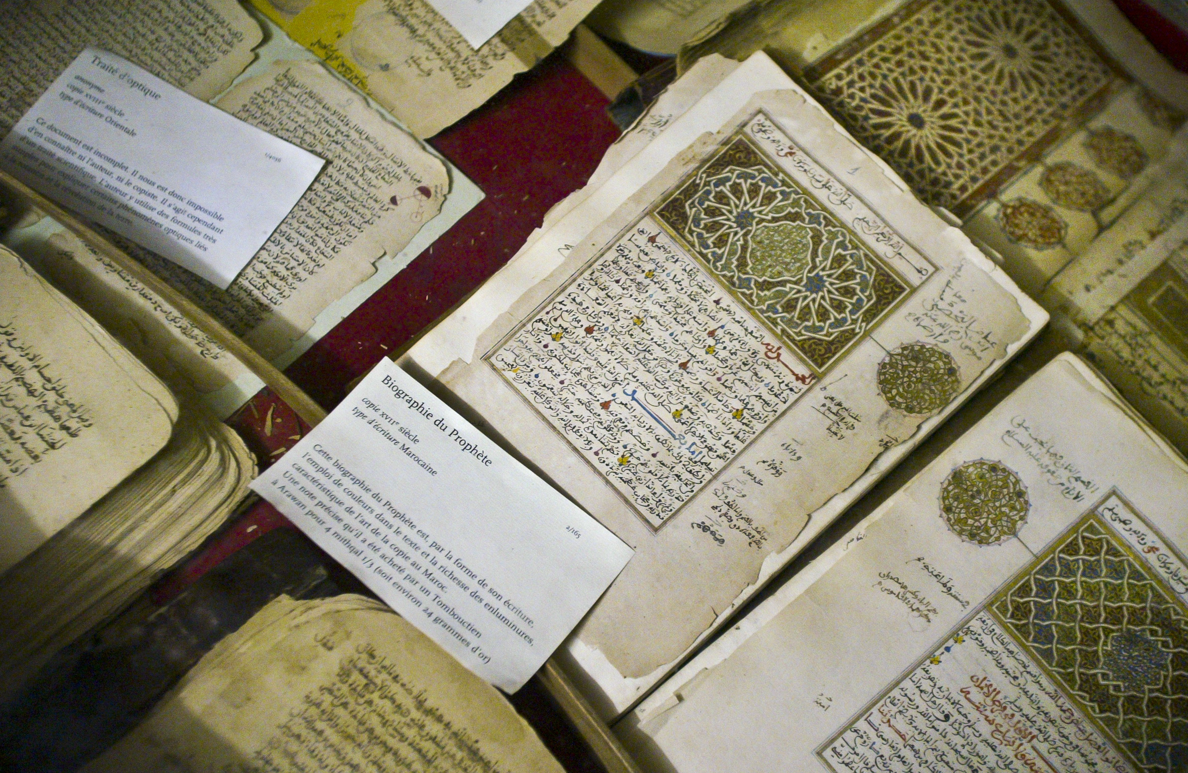 Μάλι: Οι ισλαμιστές πυρπόλησαν βιβλιοθήκη με σπάνια χειρόγραφα