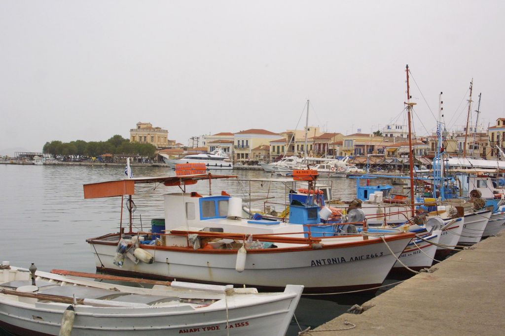 Αποκλεισμός του λιμανιού του Βόλου από αλιείς