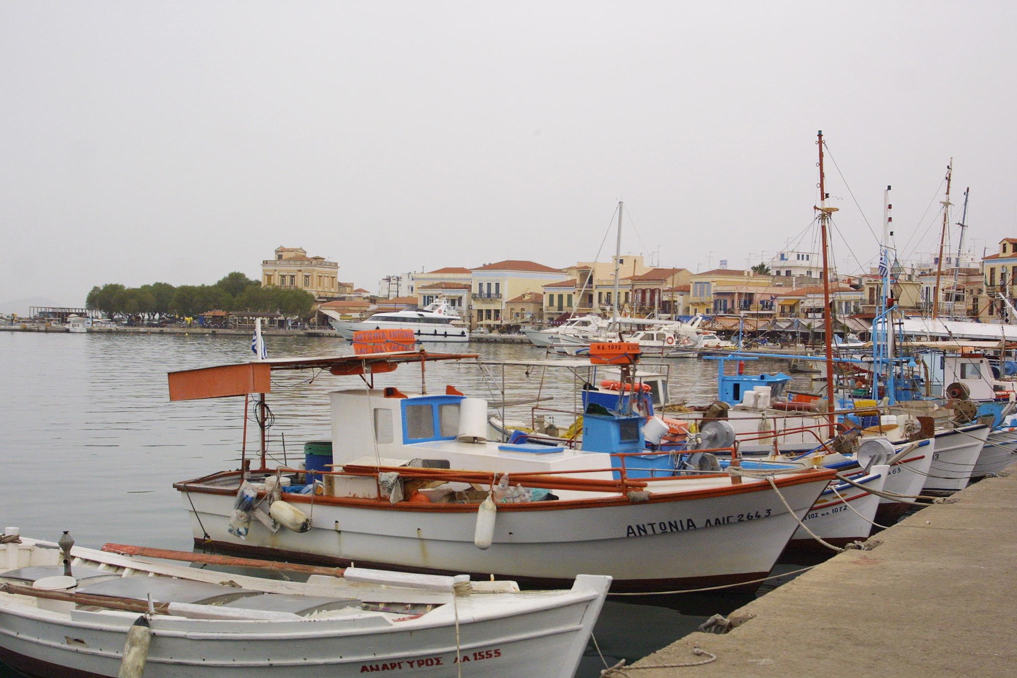 Αποκλεισμός του λιμανιού του Βόλου από αλιείς