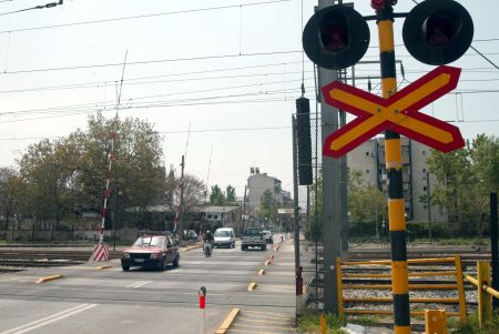 Σύγκρουση ΙΧ με τρένο, νεκρός ο οδηγός