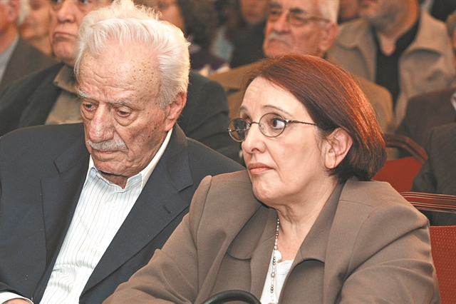 Ο Φλωράκης, το ΠαΣοΚ και η κριτική Παπαρήγα