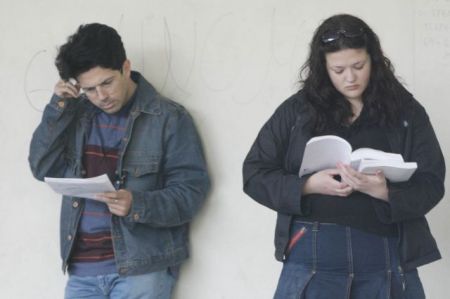 Διπλασιασμό της σχολικής ύλης στη Γ’ Λυκείου καταγγέλλουν οι χημικοί