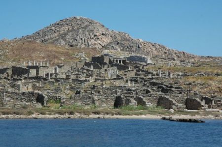 Δήλος: Πρόοδος των εργασιών για την αναστήλωση της Στοάς του Φιλίππου Ε’