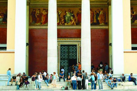 Λοβέρδος: Μετεγγραφή φοιτητή μόνο αν έχει δικό του σπίτι