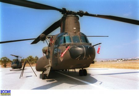 Ζάκυνθος: Αναγκαστική προσγείωση για δύο ελικόπτερα Σινούκ του ΝΑΤΟ