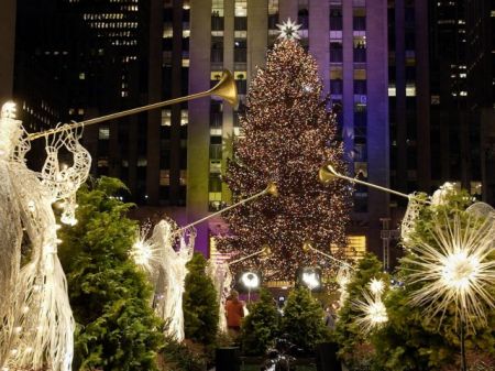 ΗΠΑ: Τα χριστουγεννιάτικα φωτάκια καίνε όσο η Αιθιοπία σε ένα χρόνο
