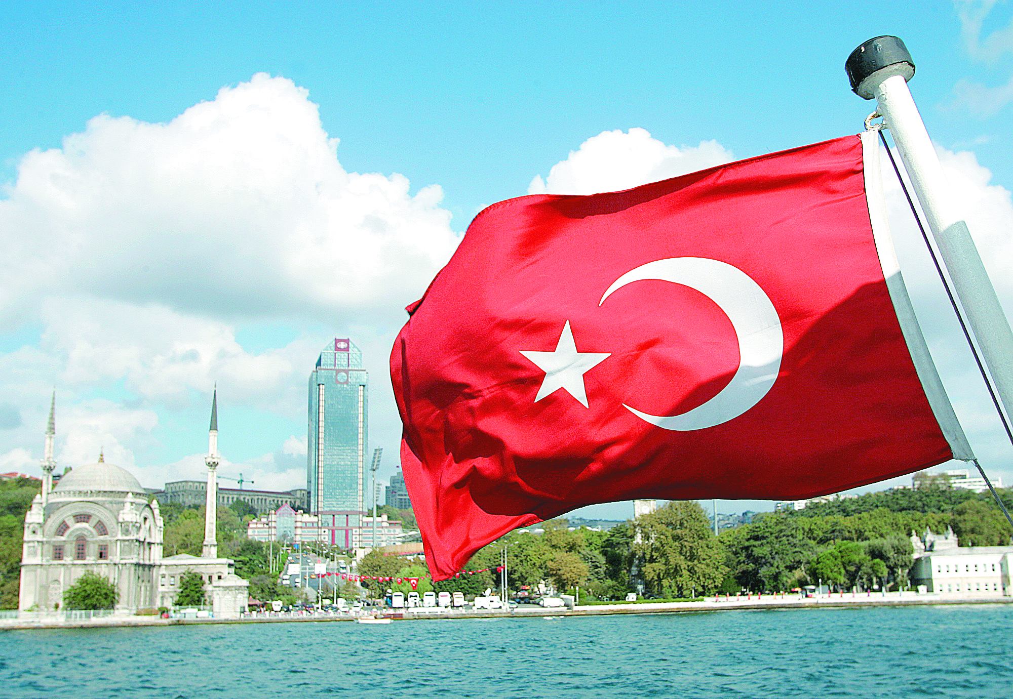 Όλο και περισσότεροι Τούρκοι ζητούν άσυλο στη χώρα μας