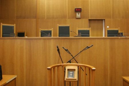 Ποινική δίωξη στη διευθύντρια που πέταξε την εικόνα της Παναγίας