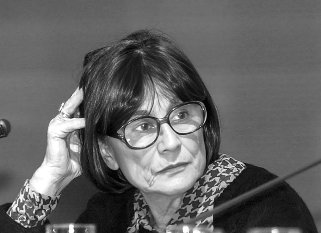 Τζίνα Πολίτη, μια ακάματη αναγνώστρια