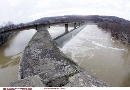 Σε επιφυλακή οι αρχές για το ενδεχόμενο πλημμυρών στον Εβρο