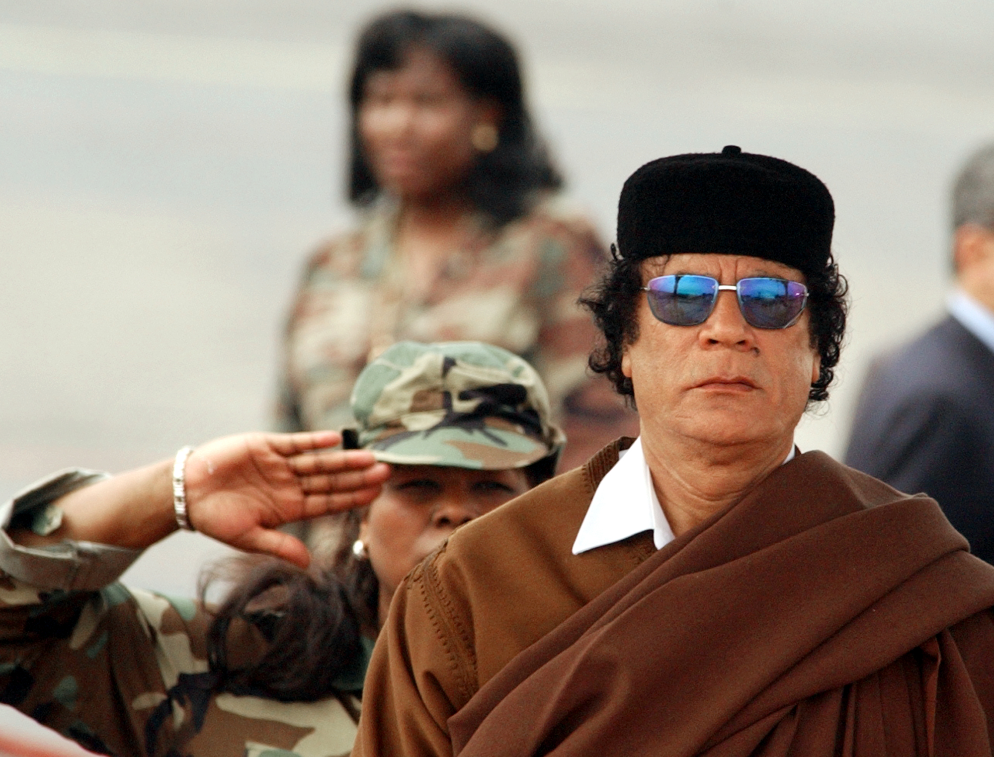 Ο Καντάφι ξεκίνησε νέους βομβαρδισμούς
