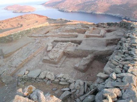 Kythnos: Priceless archeological treasures remain in storage