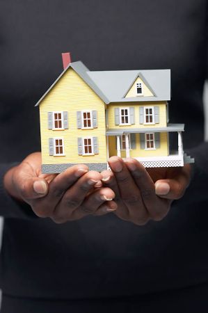 «Όχι» της κυβέρνησης στις αγορές κόκκινων στεγαστικών από funds