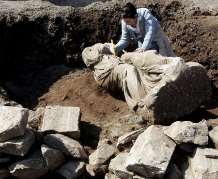 Παράνομη χωματερή σε περιοχή με κατακόμβες στη Ρώμη