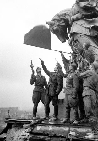 Οι Ρώσοι τίμησαν την Ημέρα της Νίκης κατά του ναζισμού