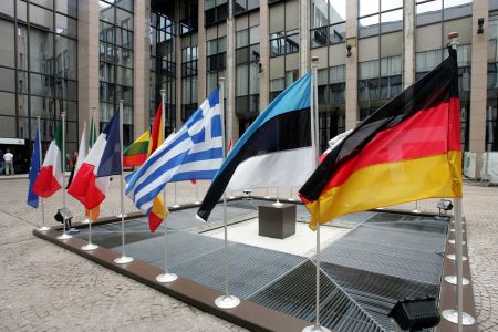 Χωρίς τον Μαζούχ ξεκινούν οι συζητήσεις στις Βρυξέλλες