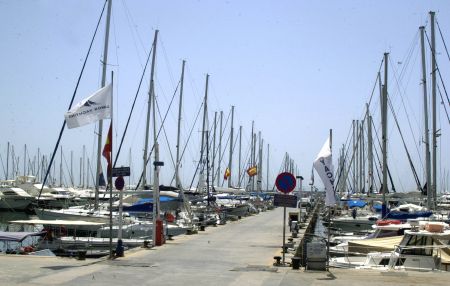 Δέκα «μνηστήρες» για τη Μαρίνα Αλίμου