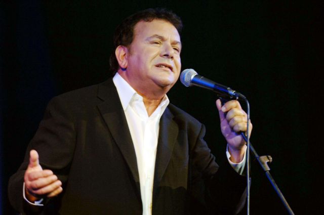 Μανώλης Μητσιάς και «απαγορευμένα τραγούδια» στο Μέγαρο Μουσικής Αθηνών