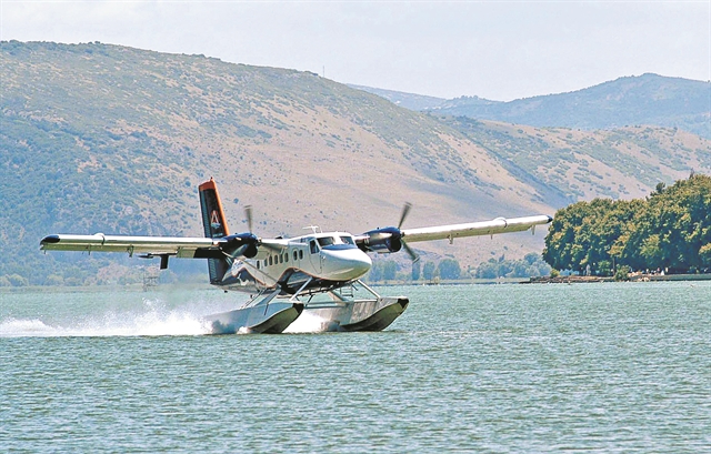 Γραφειοκρατίακαι αστοχίες«προσγειώνουν»τα υδροπλάνα