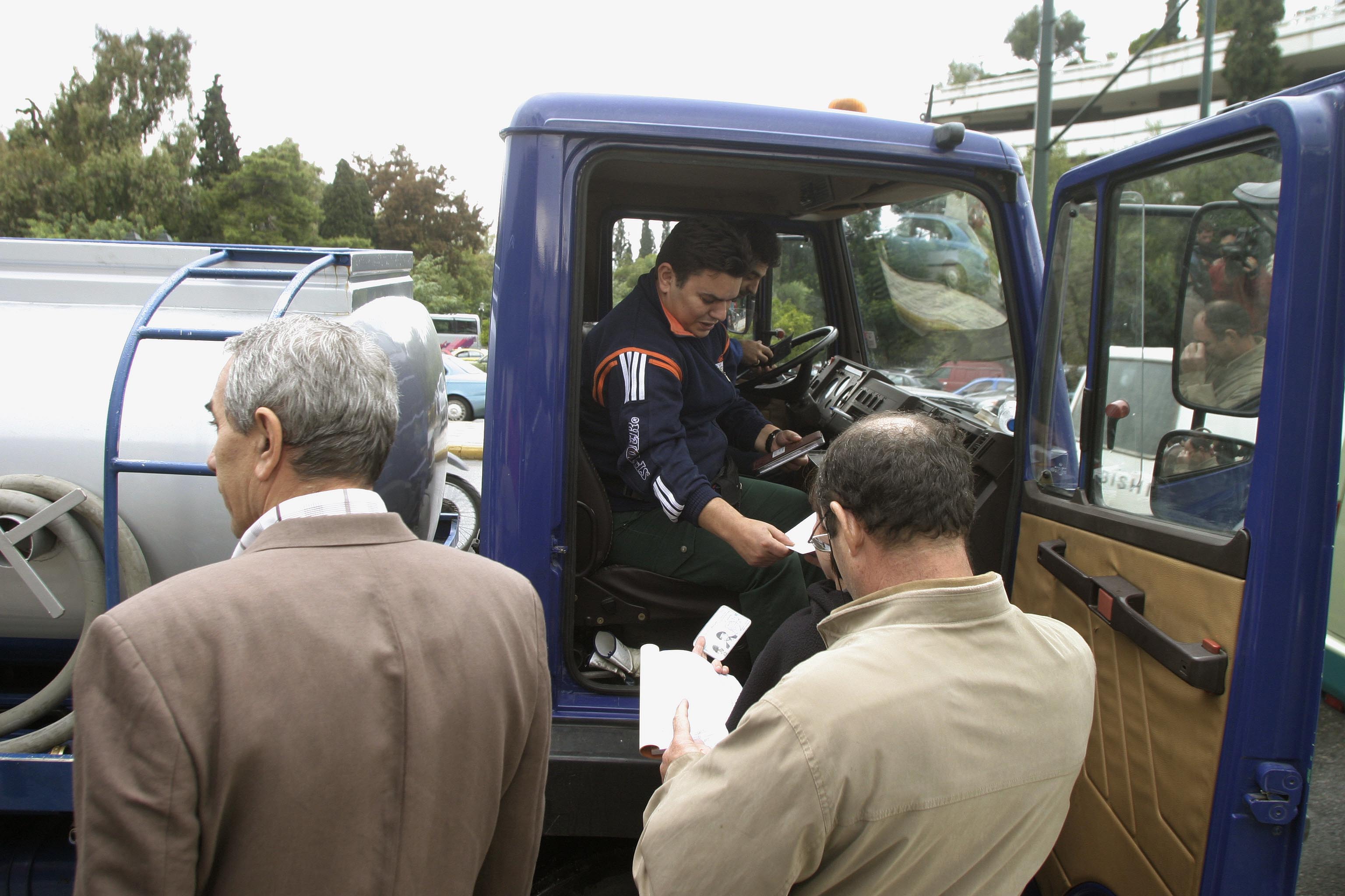 Σχέδιο «αράχνη»: Οι αόρατοι ελεγκτές της Εφορίας για τις αποδείξεις
