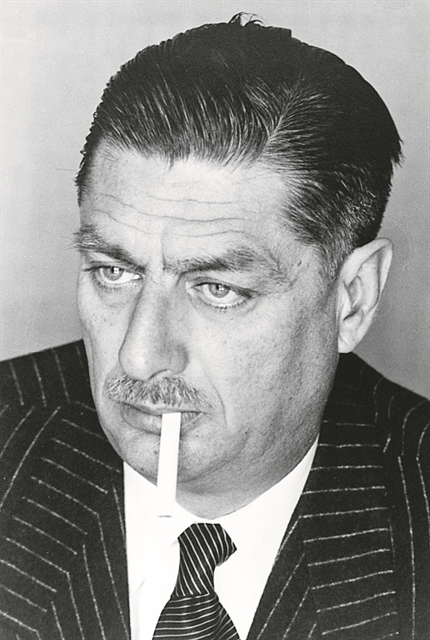 Η βιολογία στον Καραγάτση