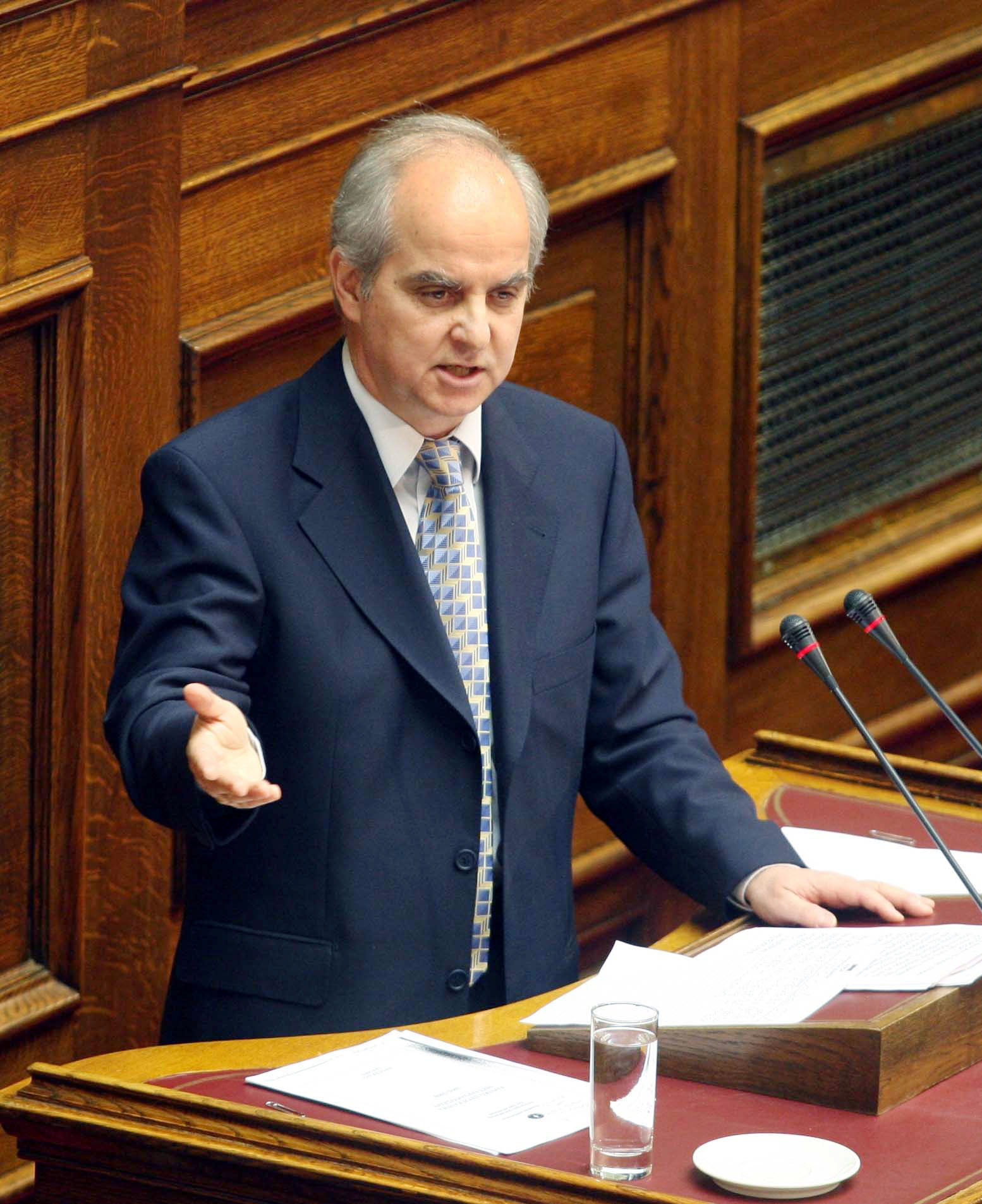 Απεβίωσε ο βουλευτής του ΚΚΕ Αγγελος Τζέκης