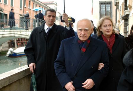 «Σοφό άνθρωπο» χαρακτήρισε τον Κ. Παπούλια ο Πάπας Φραγκίσκος