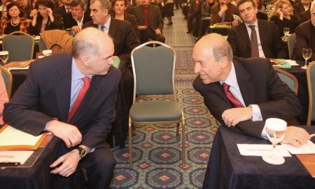 Ενα «ναι» και ένα «όχι» στην πρόσκληση Βενιζέλου για την εκδήλωση της 3ης Σεπτεμβρίου