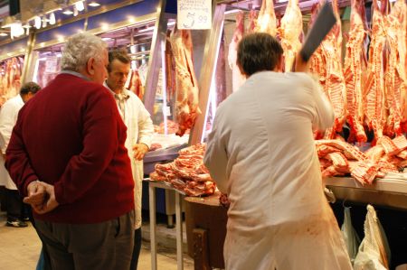 ΕΣΕΕ: Φθηνότερο κατά 1,8% φέτος το πασχαλινό τραπέζι