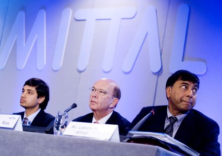 Γ.Ρος: Να αντιμετωπιστεί το υψηλό δημόσιο χρέος στην ευρωζώνη