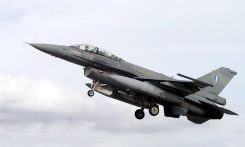 Πυρκαϊά σε F-16 θέτει ερωτηματικά για τις ελλείψεις ανταλλακτικών