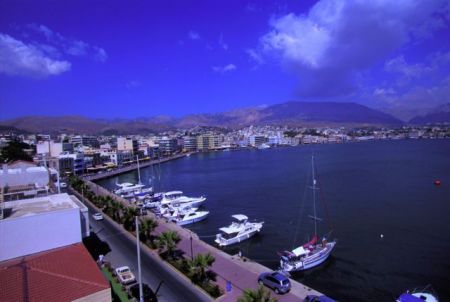 Την παρέμβαση της κυβέρνησης ζητά η Περιφερειάρχης Β. Αιγαίου