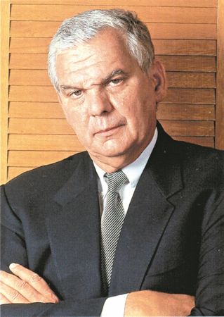 Σφίγγει ο κλοιός για τους ιδιοκτήτες της Folli Follie