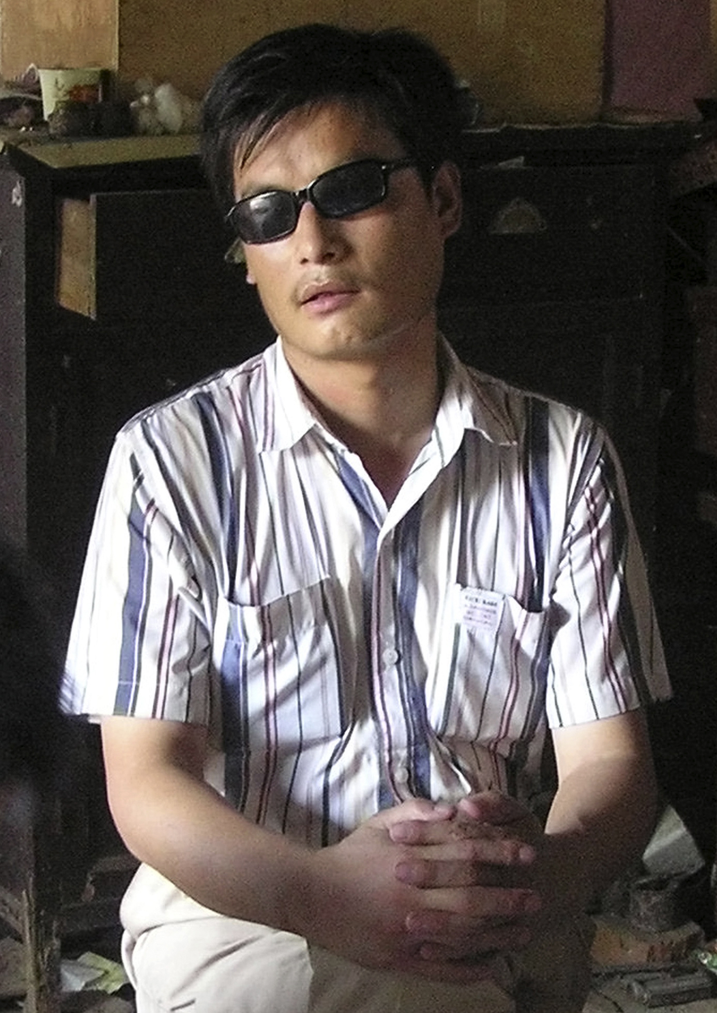 Κίνα: Διέφυγε από τον κατ’ οίκον περιορισμό ο «ξυπόλυτος δικηγόρος»