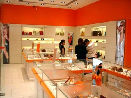 Μαύρη τρύπα €500 εκατ. από το σάπιο μήλο της Folli Follie