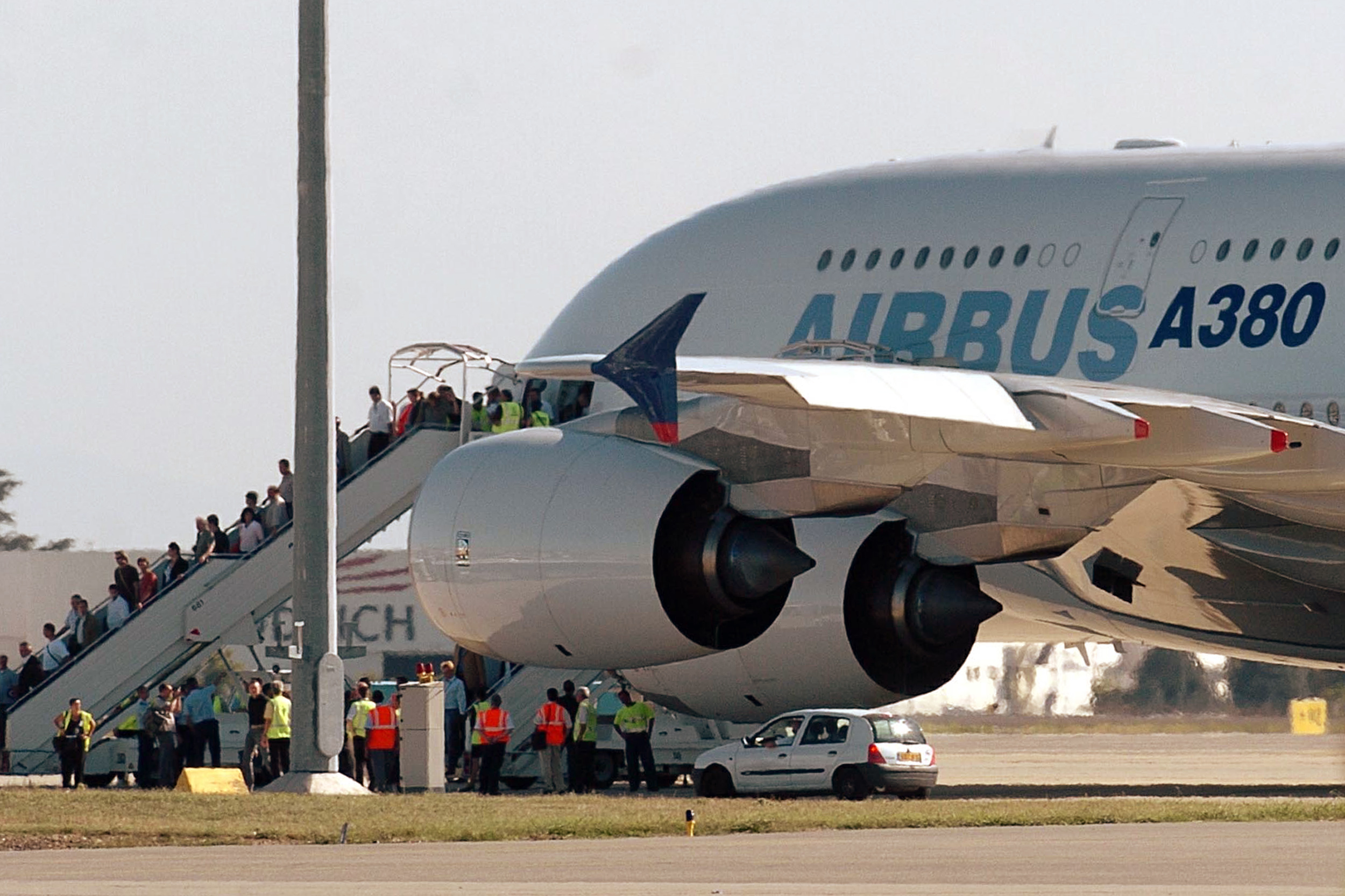 Το μεγαλύτερο αεροπλάνο του κόσμου προσγειώθηκε στο «Ελ. Βενιζέλος»
