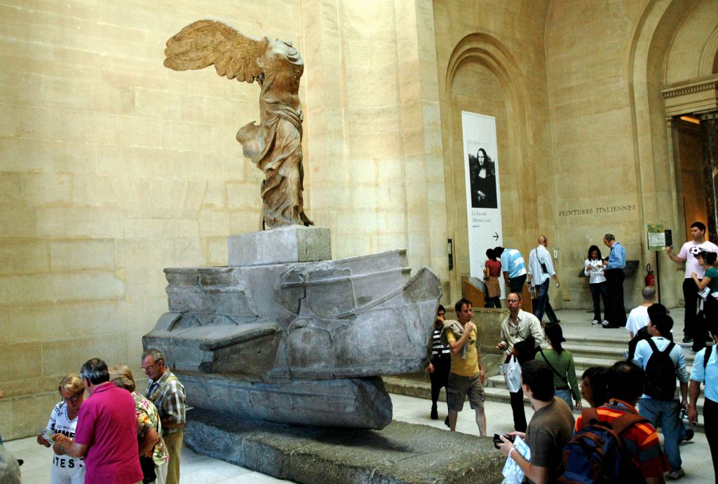 Το Λούβρο χωρίς τη Νίκη της Σαμοθράκης